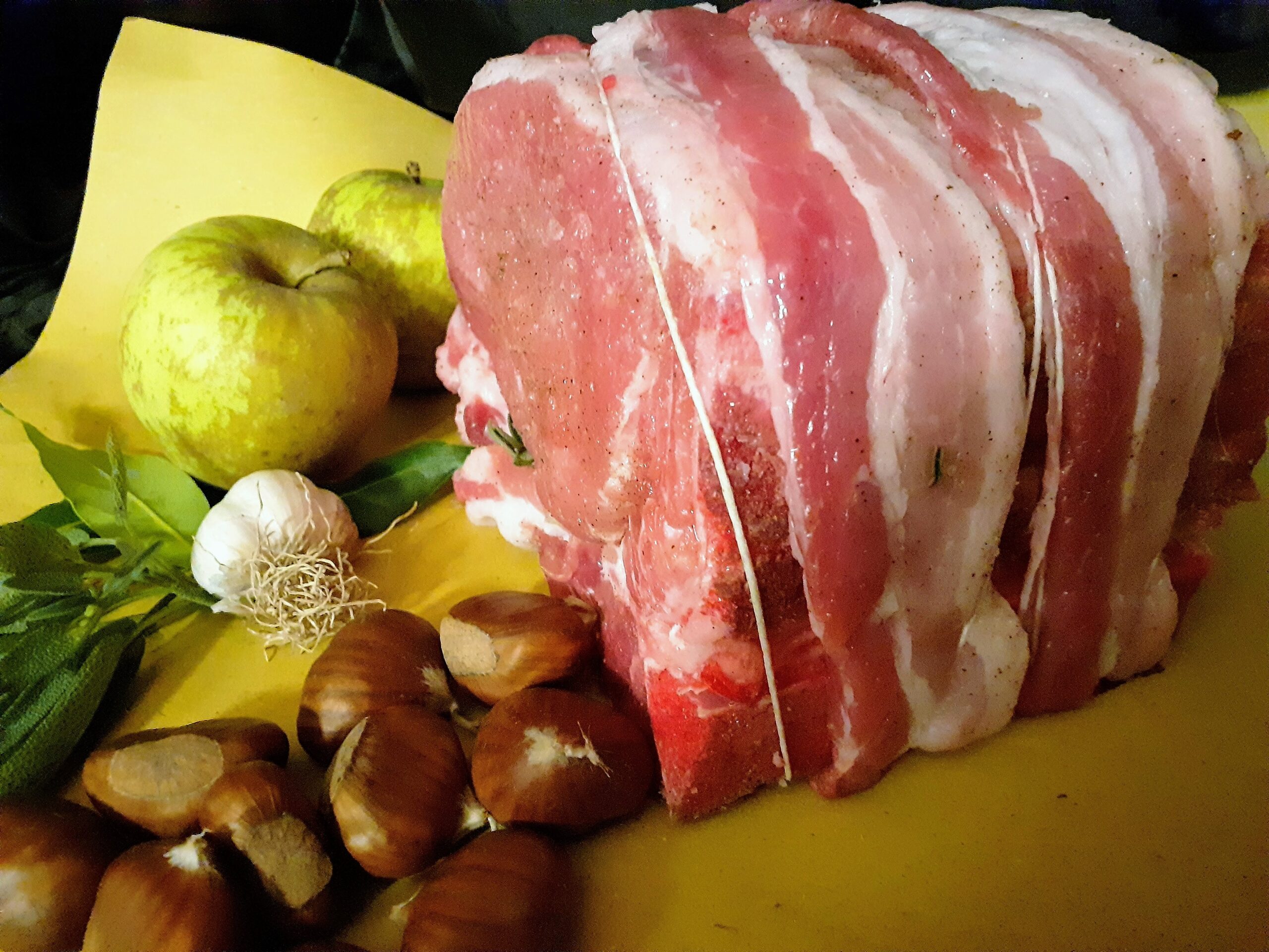 Carré di maiale con marroni e mele